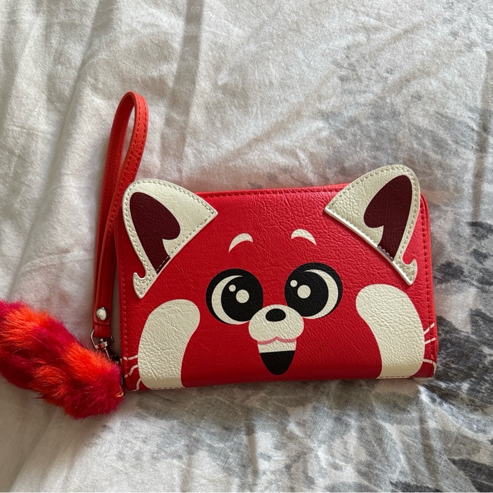 Disney Red and White Leather Wallet NWOT, Disney Parks hard plate Collectable.